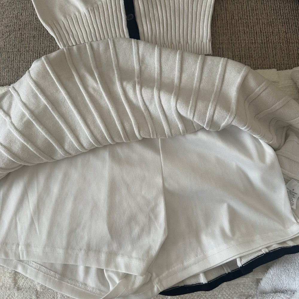 Matching 2 Piece Set - Picture 2 of 5